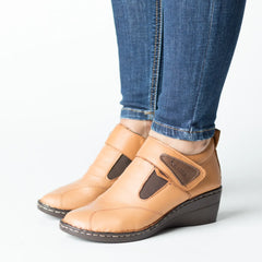 Women's Tan ankle boots made of genuine Camel leather