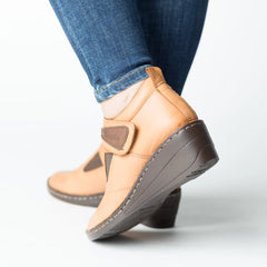 Women's Tan ankle boots made of genuine Camel leather
