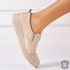 Elegant women's casual shoes made of natural leather Heliora Beige