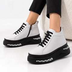 Ghete piele naturala Dare White