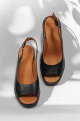 Elegant women's sandals with genuine leather heel Maris Black