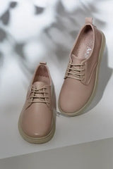 Elegant women's casual shoes made of natural leather Colin Powder Pink
