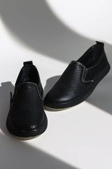 Elegant women's casual shoes made of natural leather Heliora 2 Black