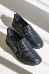 Elegant women's casual shoes made of natural leather Heliora 2 Black