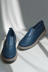 Elegant women's casual shoes made of natural leather Heliora 3 Blue