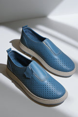 Elegant women's casual shoes made of natural leather Heliora 3 Blue