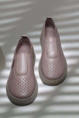 Elegant women's casual shoes made of natural leather Heliora 3 Powder Pink