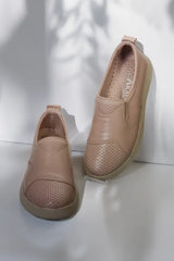 Elegant women's casual shoes made of natural leather Heliora Powder Pink