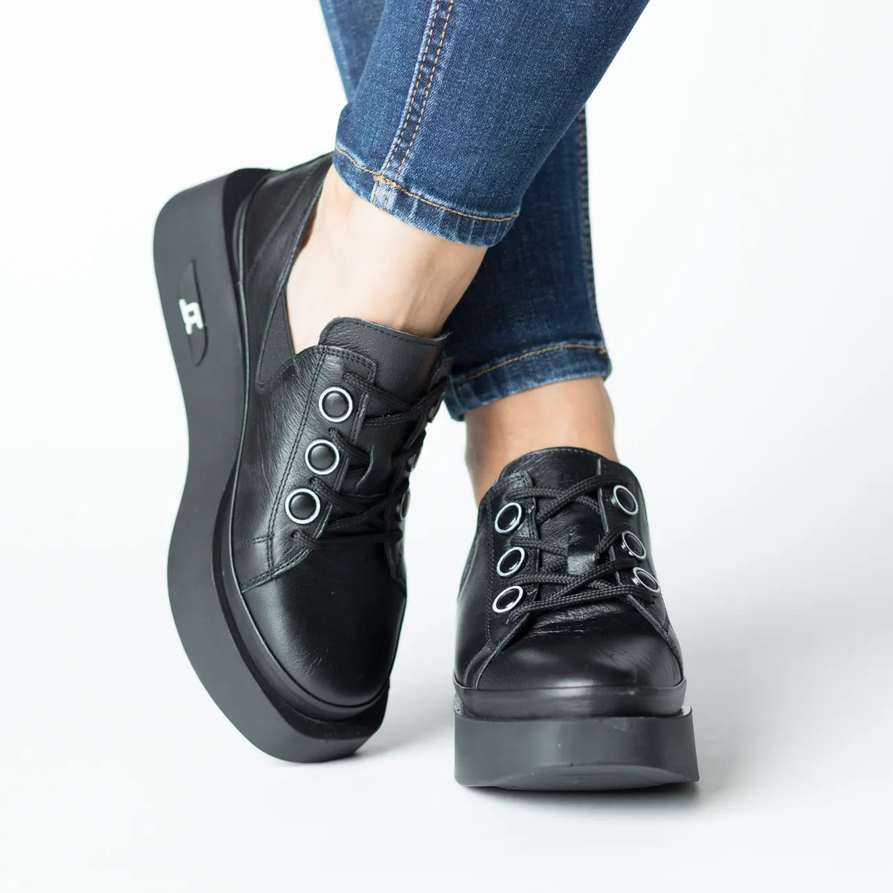 Pantofi casual dama cu siret Negru eleganta din piele naturala Boomerang