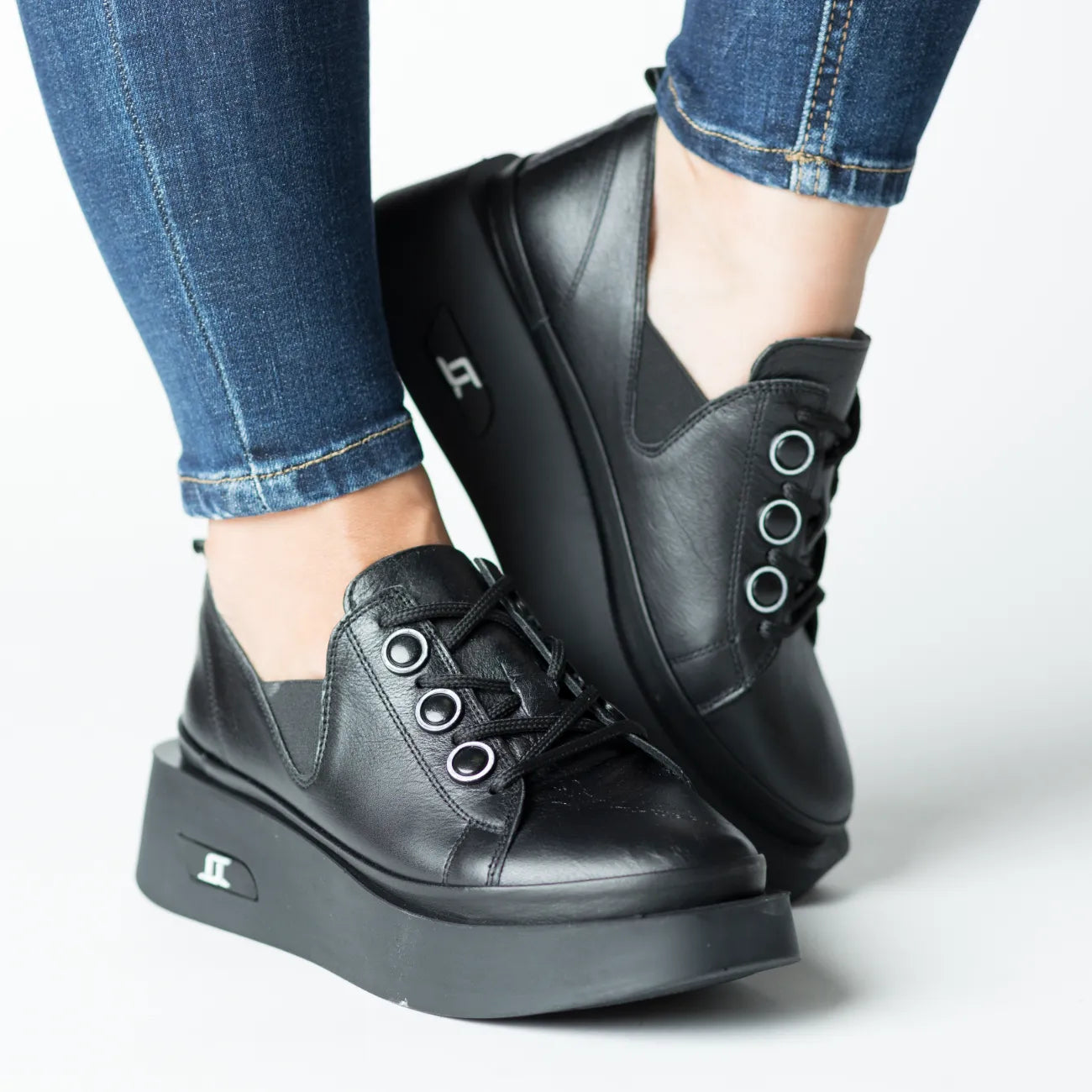 Pantofi casual dama cu siret Negru eleganta din piele naturala Boomerang