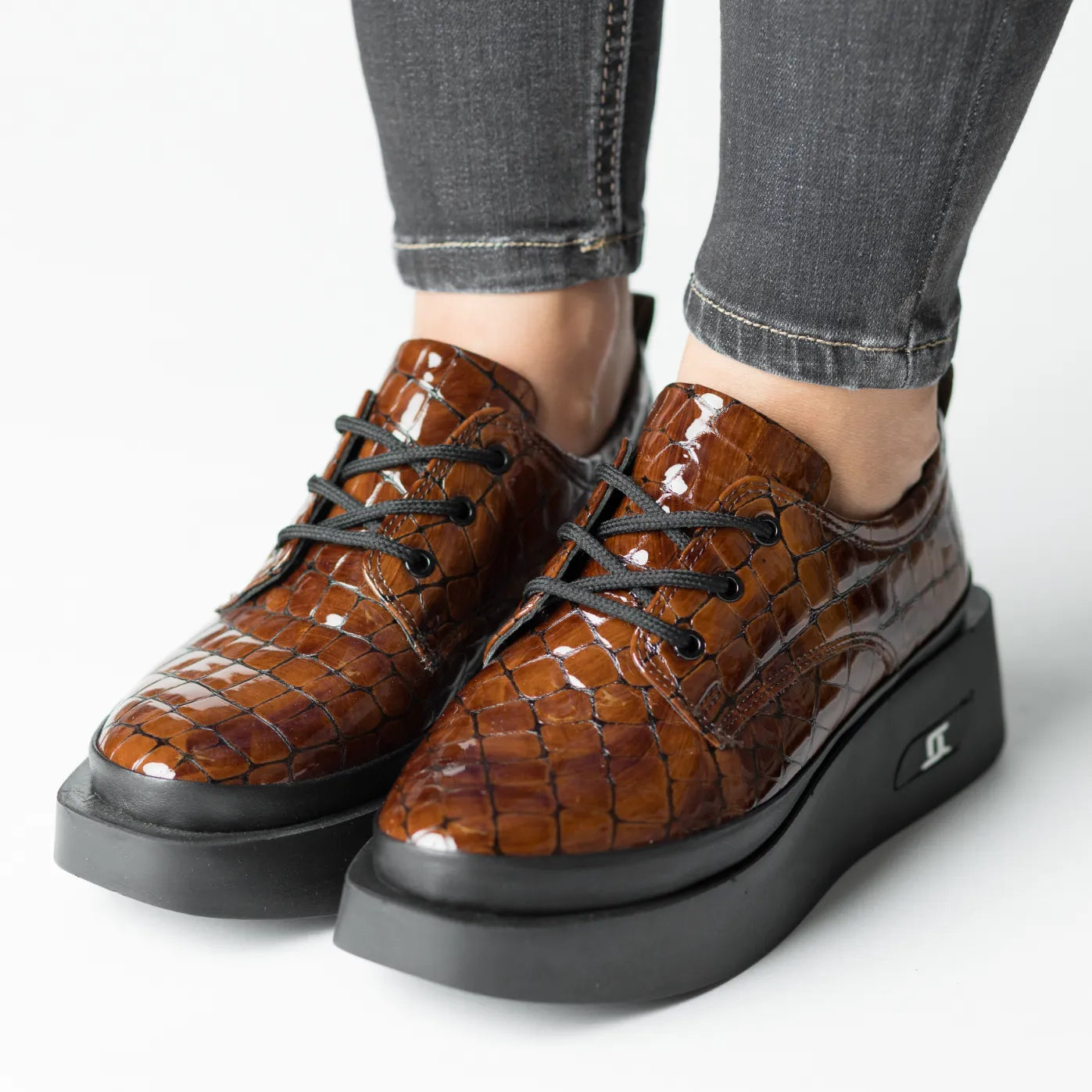 Women's casual shoes Tan Croco elegant made of natural leather Tempo