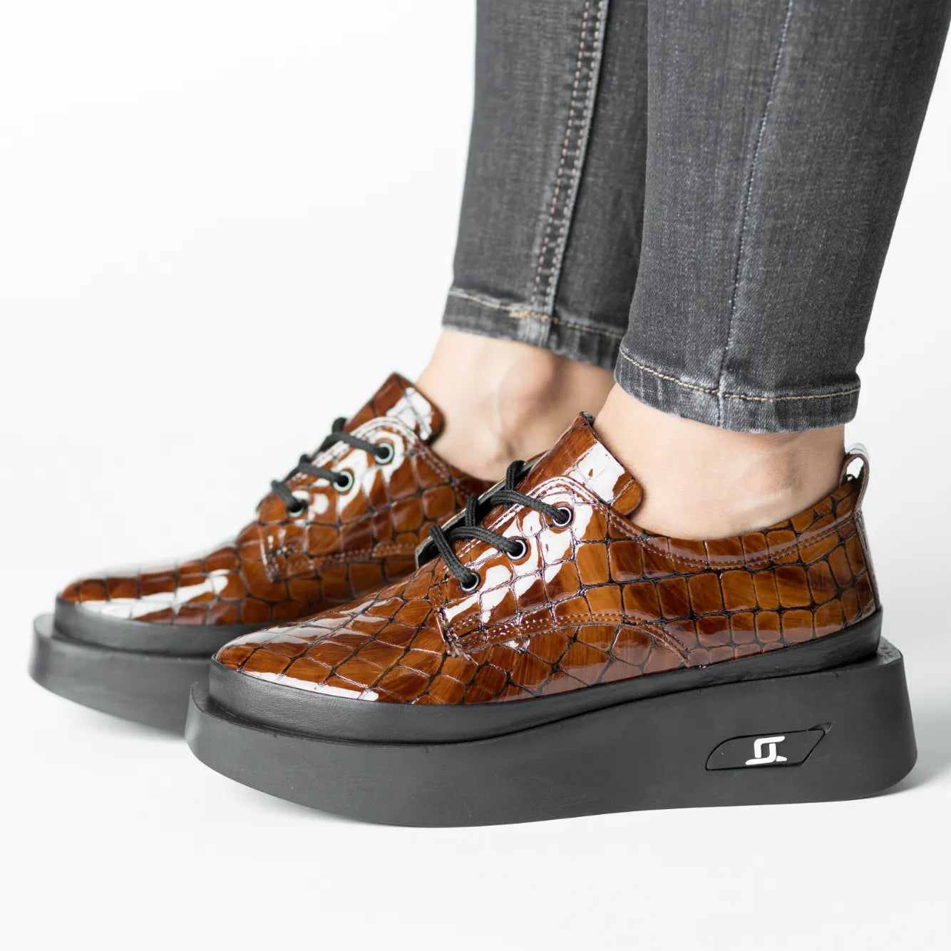 Women's casual shoes Tan Croco elegant made of natural leather Tempo