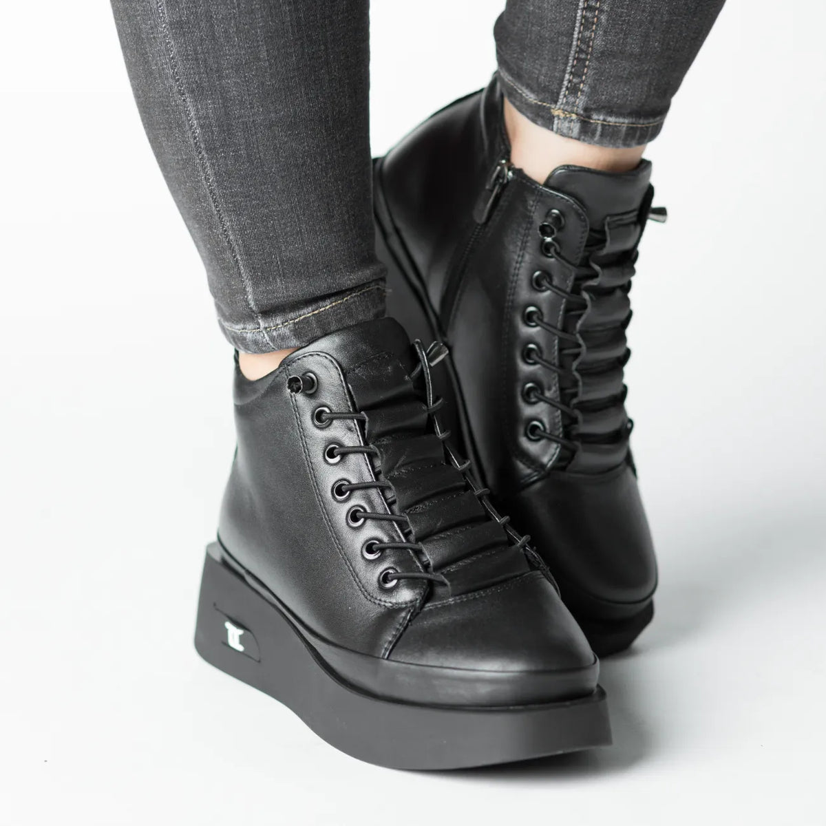 Ghete piele naturala Belora Black