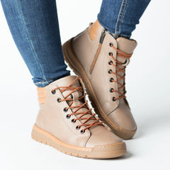 Women's beige and brown ankle boots with zipper made of genuine leather Molivo