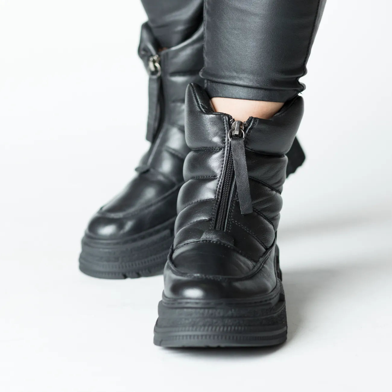 Women's Black Snow Boots with Zipper Made of Genuine Leather Pucioasa