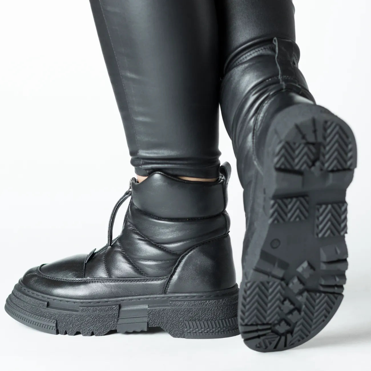 Women's Black Snow Boots with Zipper Made of Genuine Leather Pucioasa