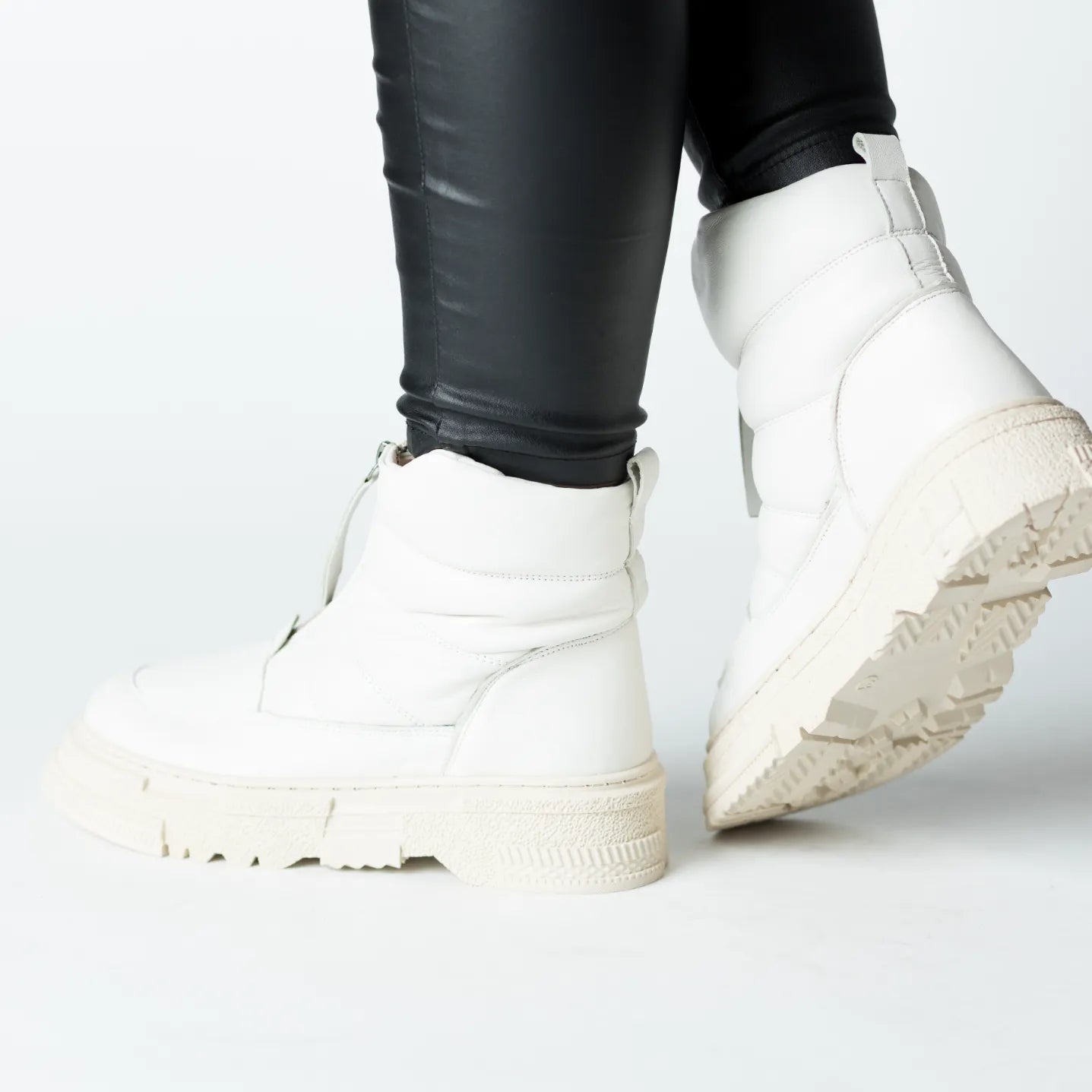 Women's white zipper snow boots made of genuine leather Pucioasa