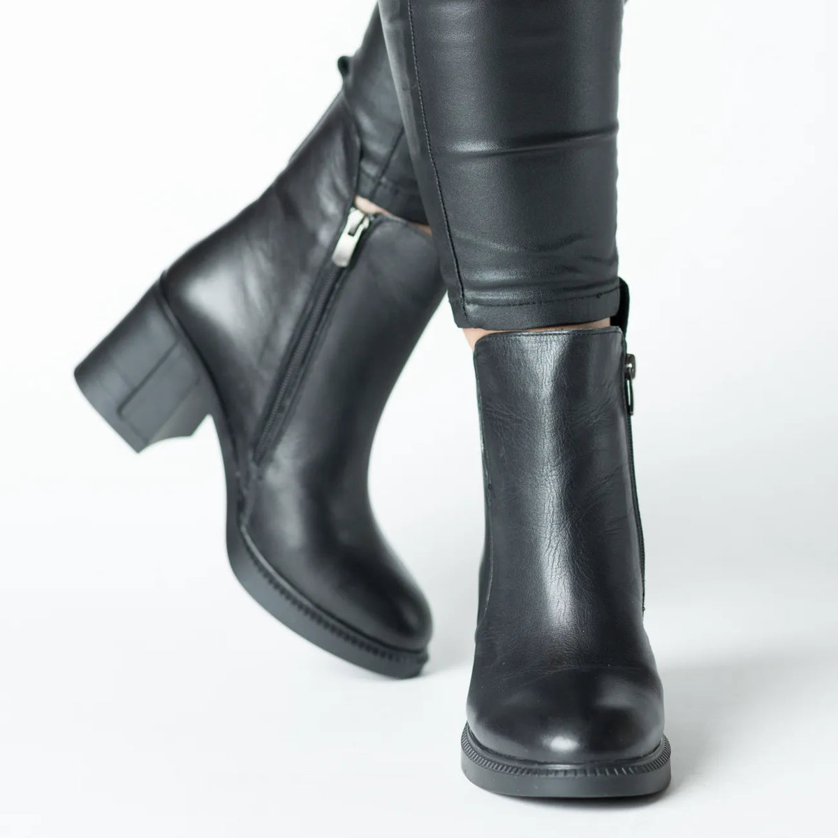 Botine cu toc gros Negru de dama din piele naturala Nelvira
