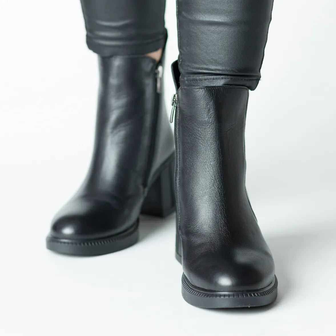 Botine cu toc gros Negru de dama din piele naturala Nelvira