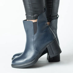 Women's navy blue thick-heeled ankle boots made of natural leather Nelvira