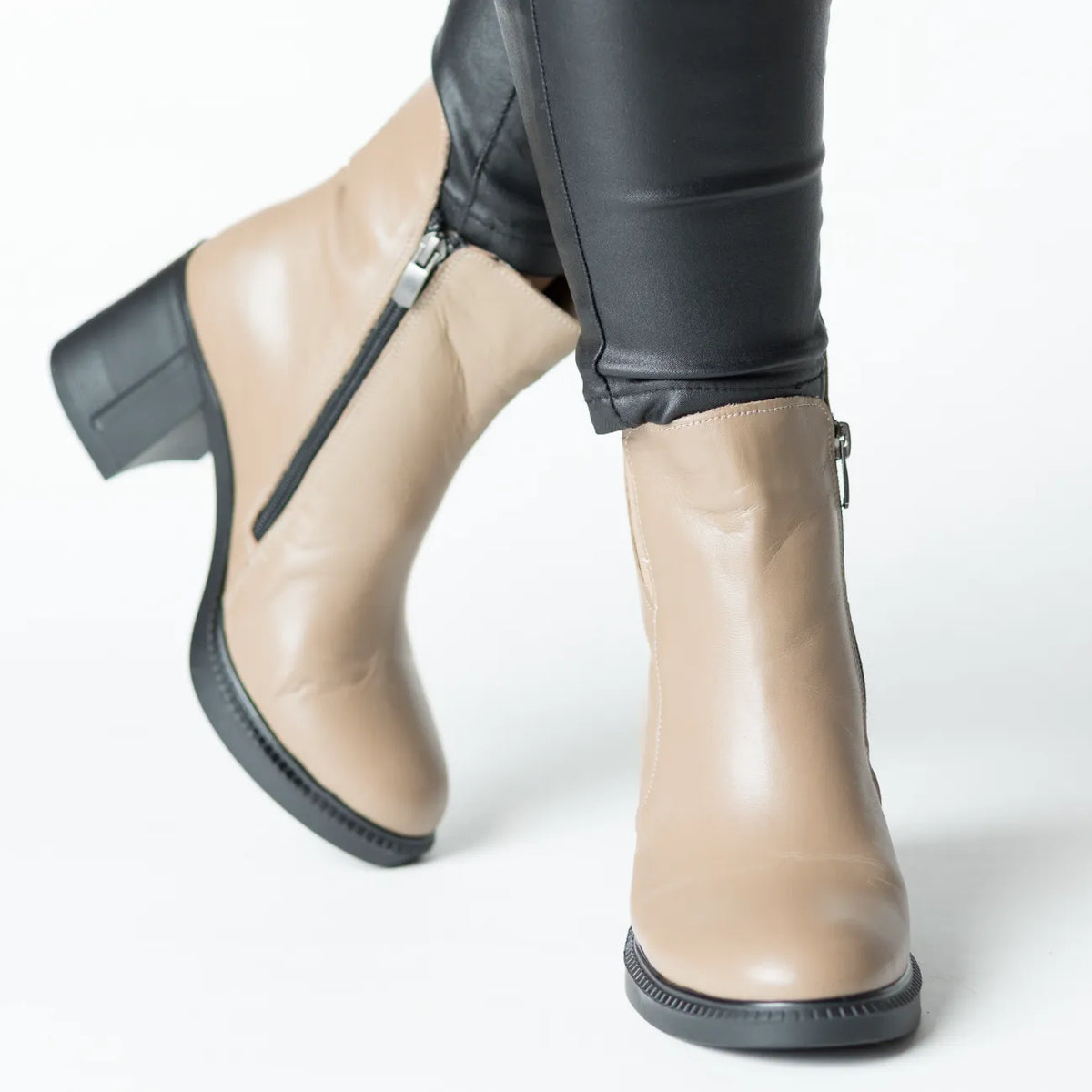 Women's beige thick-heeled ankle boots made of natural leather Nelvira