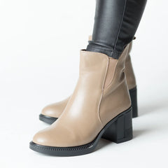 Women's beige thick-heeled ankle boots made of natural leather Nelvira