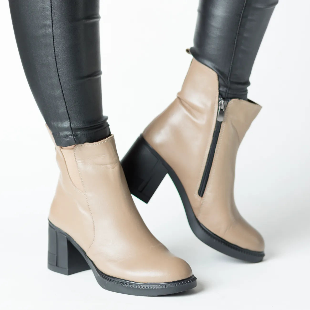 Women's beige thick-heeled ankle boots made of natural leather Nelvira