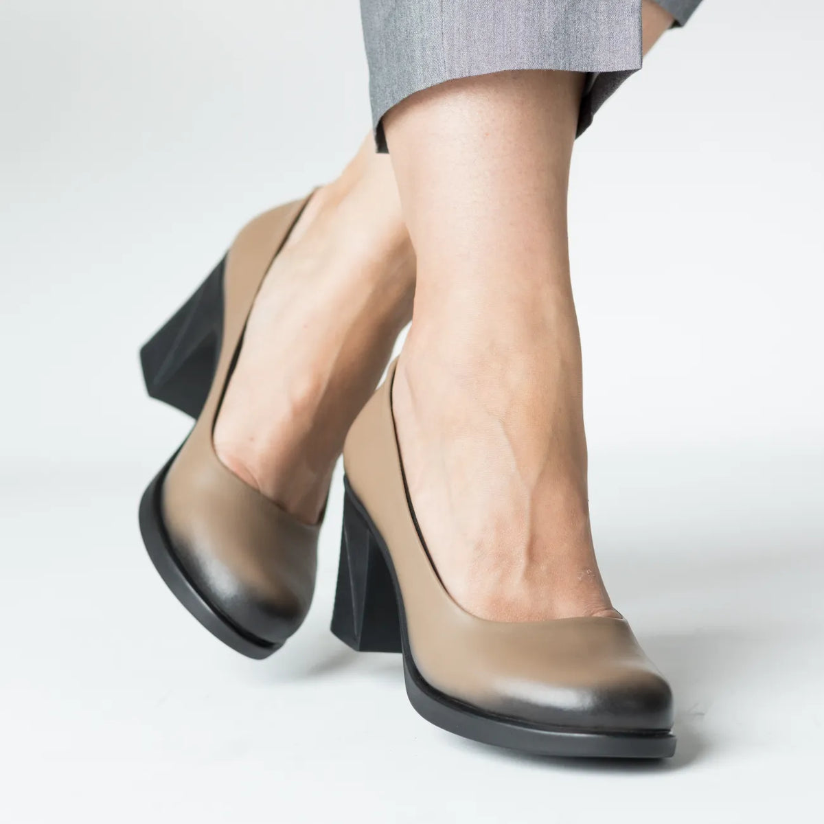 Classic heeled shoes, elegant natural leather, Istanbul Khaki