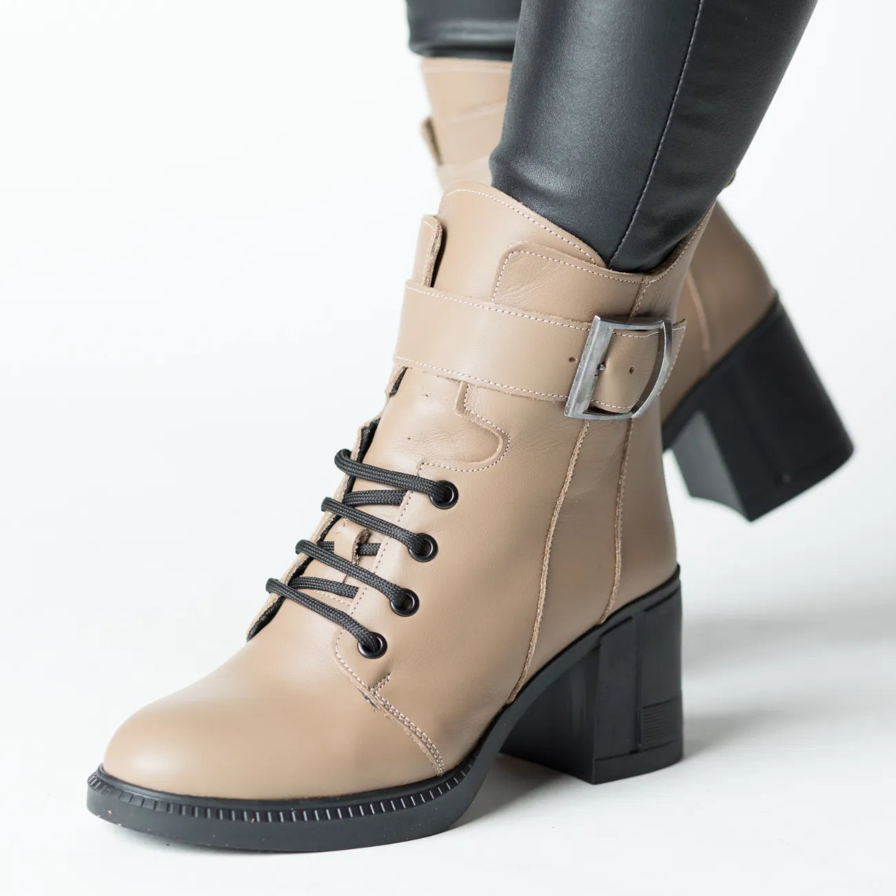 Botine cu toc Bej insertie elastica frontala de dama din piele naturala Dalmatian