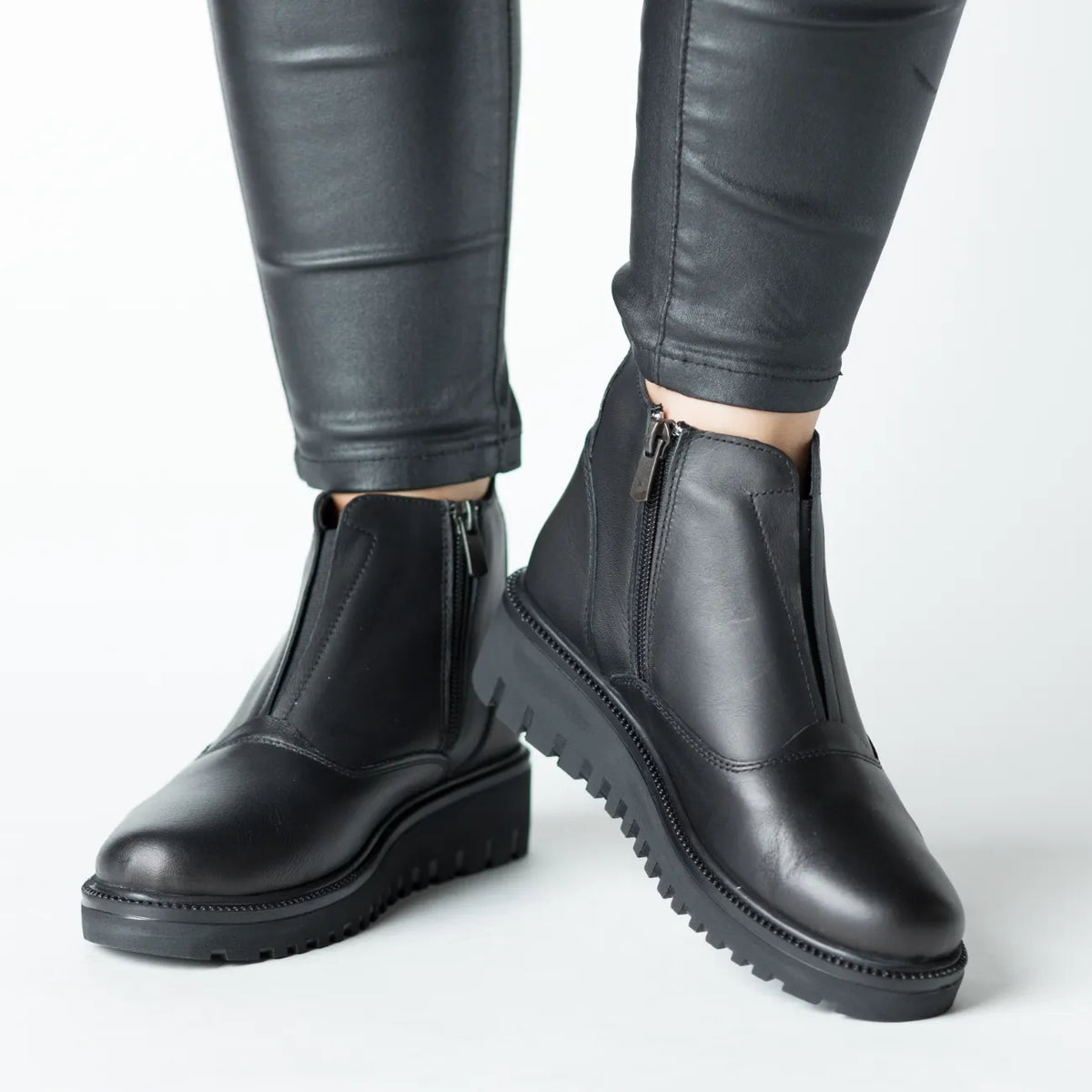 Botine de iarna Negru cu fermoar de dama din piele naturala Fornio