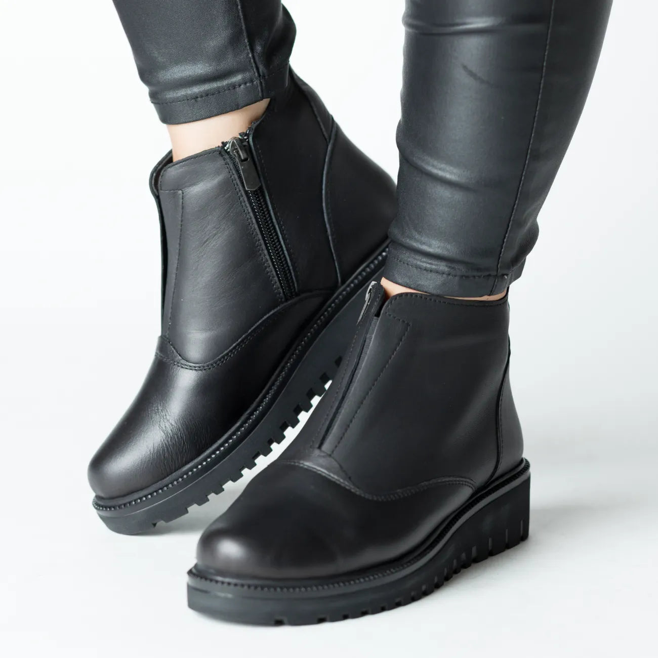 Botine de iarna Negru cu fermoar de dama din piele naturala Fornio
