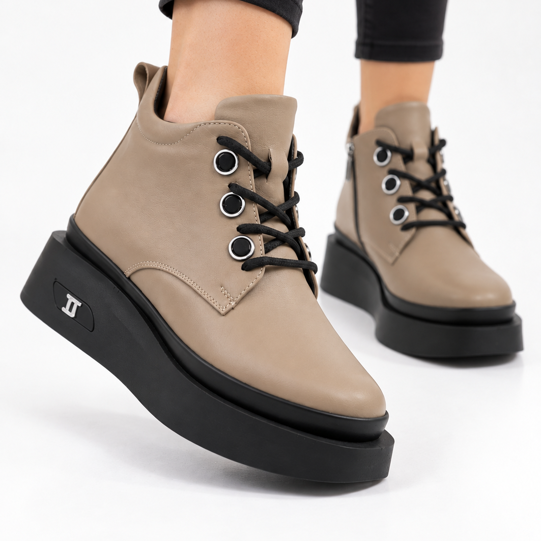 Ghete piele naturala Nuts Vision