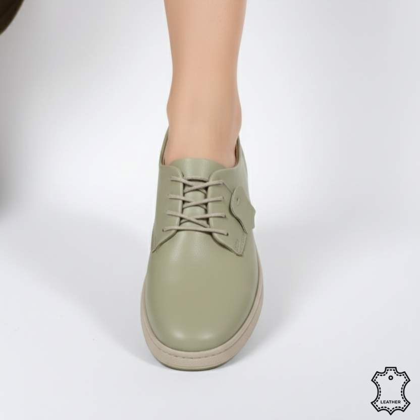 Detaliu design modern pantofi casual verzi